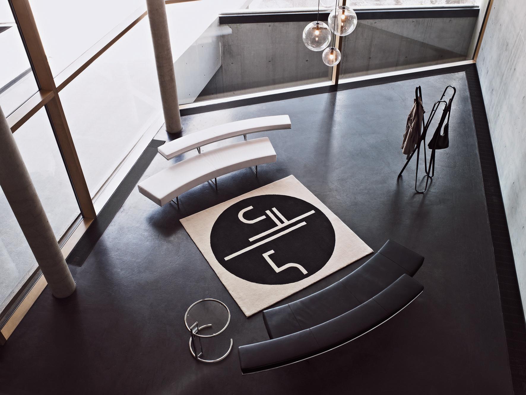 https://a.1stdibscdn.com/classicon-monte-carlo-sofa-in-leather-chrome-by-eileen-gray-for-sale-picture-8/12330573/f_138515811551436640950/Seelen_StTropzTeppich_MonteCarlo_Saturn_Selene_E1027_master.jpg