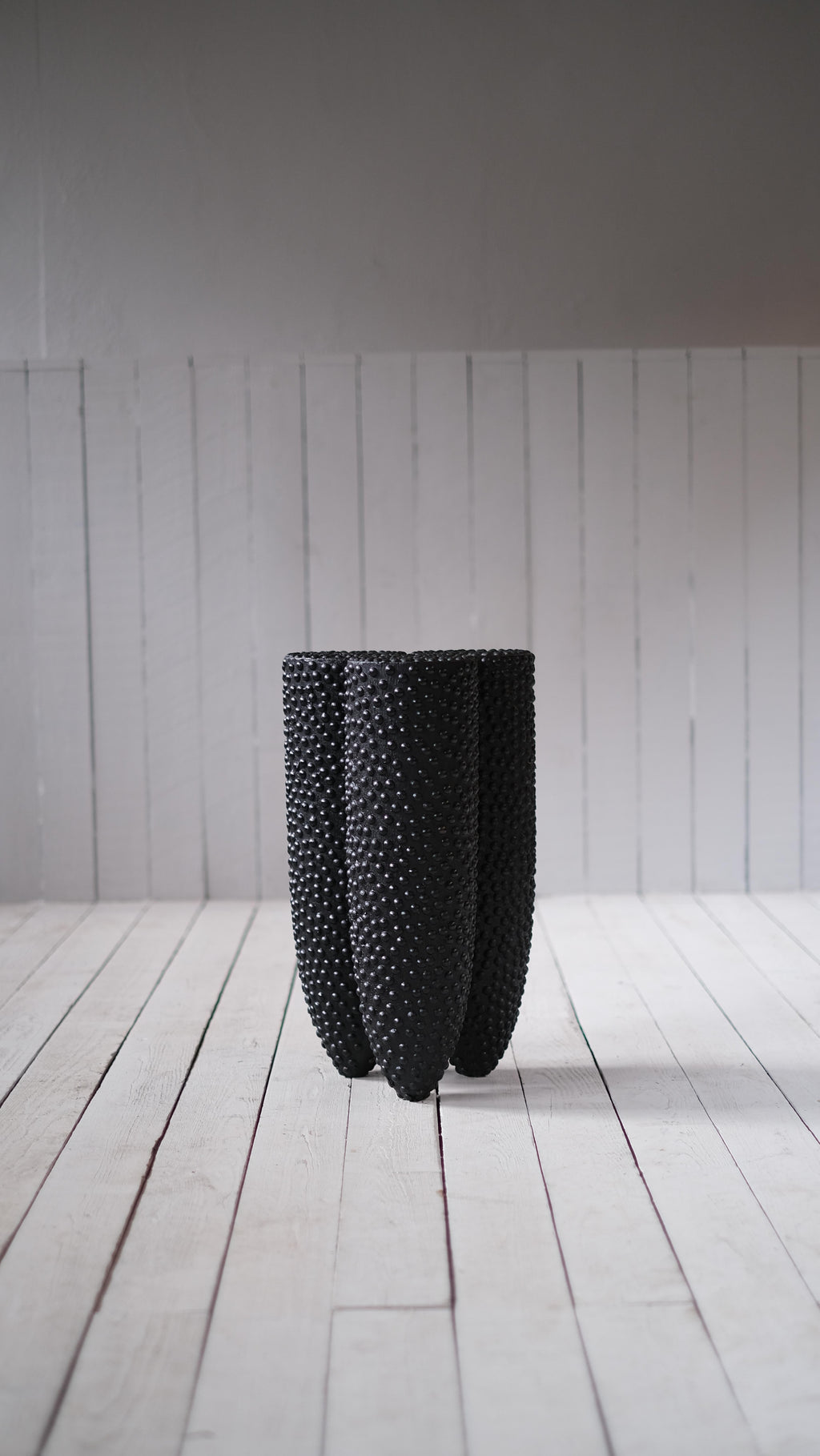 https://a.1stdibscdn.com/senufo-stool-nails-in-iroko-wood-by-arno-declercq-for-sale-picture-7/f_12192/f_320102821672661086423/Senufo_Stool_Nails_in_Iroko_Wood_by_Arno_Declercq_1671636016686_master.JPG