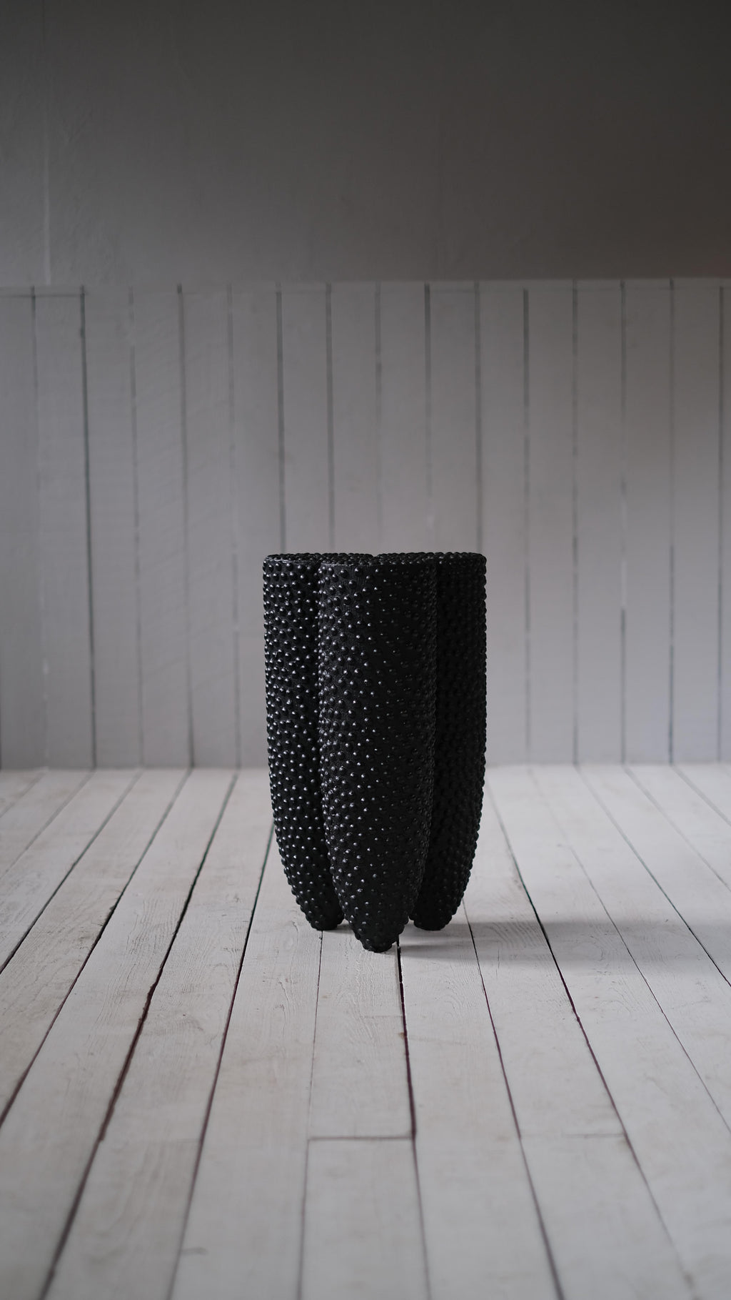 https://a.1stdibscdn.com/senufo-stool-nails-in-iroko-wood-by-arno-declercq-for-sale-picture-8/f_12192/f_320102821672661087237/Senufo_Stool_Nails_in_Iroko_Wood_by_Arno_Declercq_1671636040315_master.JPG