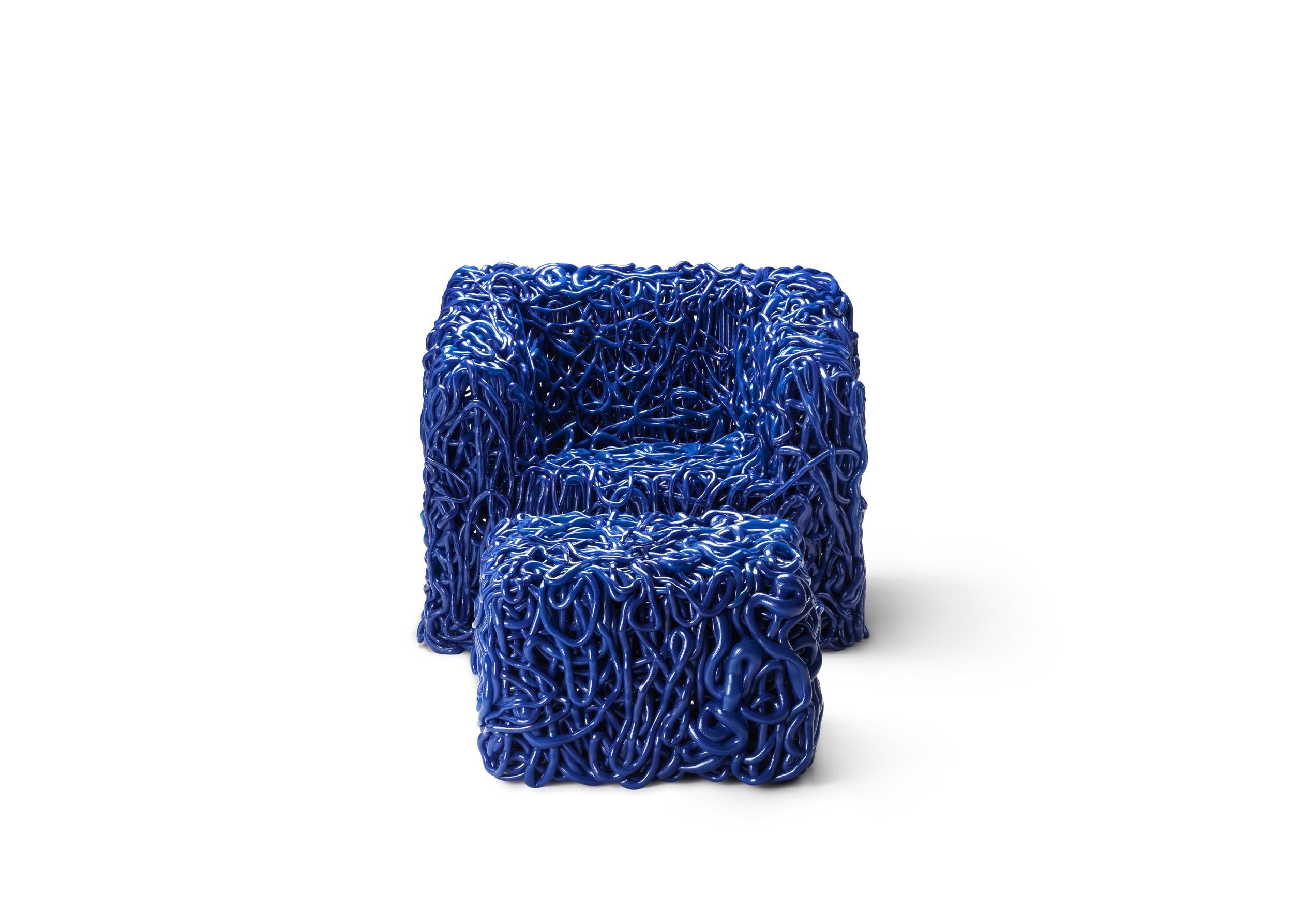 https://a.1stdibscdn.com/senzafine-armchair-pouf-in-polyurethane-blue-by-gaetano-pesce-for-sale-picture-2/56838172/f_445316421744725131074/Senzafine_Armchair_and_Pouf_in_Polyurethane_Blue_by_Gaetano_Pesce_2_master.jpg