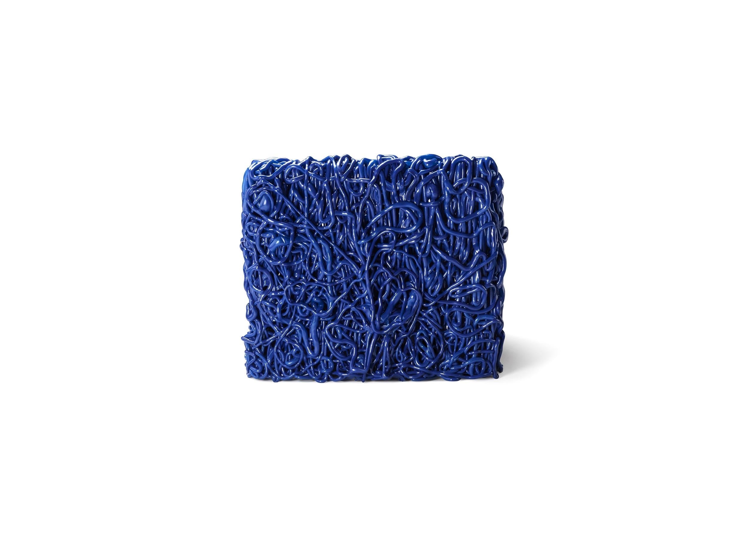 https://a.1stdibscdn.com/senzafine-seat-armchair-in-polyurethane-blue-by-gaetano-pesce-for-sale-picture-3/56838182/f_445316821744714261505/Senzafine_Seat_Armchair_in_Polyurethane_Blue_by_Gaetano_Pesce_3_master.jpg