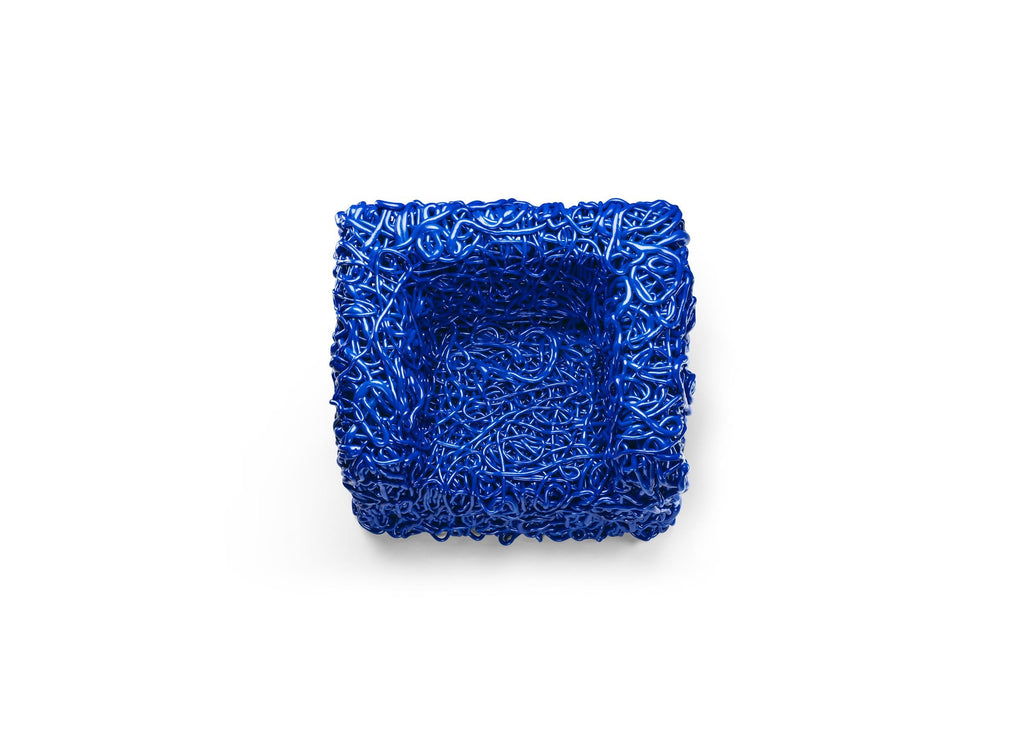 https://a.1stdibscdn.com/senzafine-seat-armchair-in-polyurethane-blue-by-gaetano-pesce-for-sale-picture-4/56838182/f_445316821744714261867/Senzafine_Seat_Armchair_in_Polyurethane_Blue_by_Gaetano_Pesce_4_master.jpg
