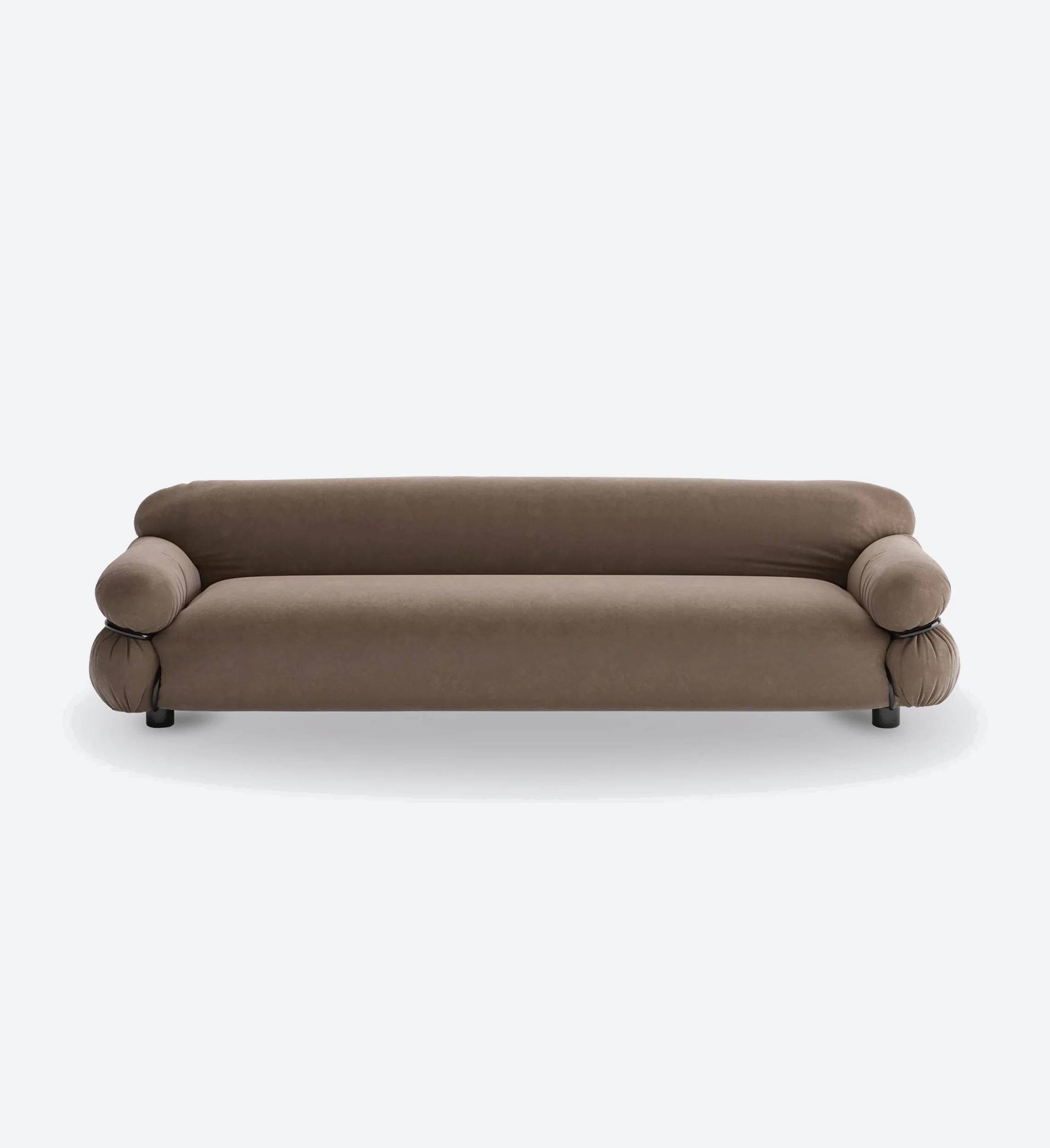 https://a.1stdibscdn.com/sesann-sofa-in-fabric-by-gianfranco-frattini-for-tacchini-w-240-cm-9449-in-for-sale-picture-2/f_105752/f_475163221763066345055/SesannSofa_6a96ba0c_2a4a_4f02_84f0_99510402b5cd_master.jpeg
