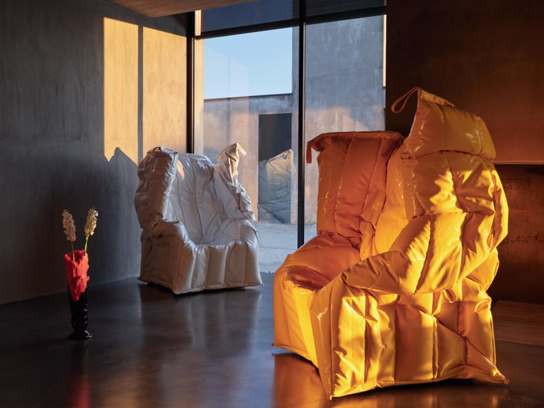 https://a.1stdibscdn.com/shadow-black-armchair-padded-with-soft-polyurethane-foam-by-gaetano-pesce-for-sale-picture-19/56838172/f_445321121744726724780/Shadow_Black_19_master.jpg?width=768