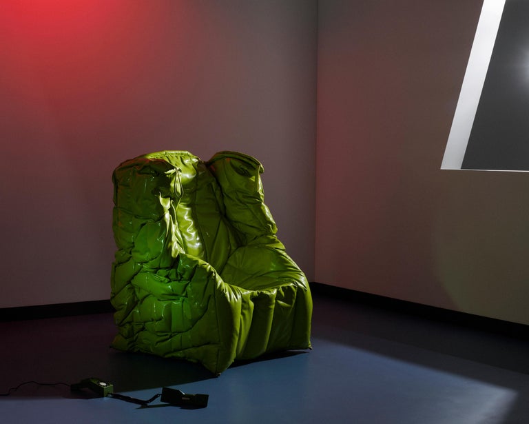 https://a.1stdibscdn.com/shadow-black-armchair-padded-with-soft-polyurethane-foam-by-gaetano-pesce-for-sale-picture-3/56838172/f_445321121744726726718/Shadow_Black_3_master.jpg?width=768