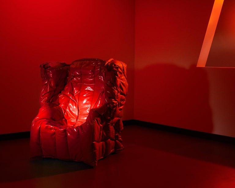 https://a.1stdibscdn.com/shadow-black-armchair-padded-with-soft-polyurethane-foam-by-gaetano-pesce-for-sale-picture-5/56838172/f_445321121744726734792/Shadow_Black_5_master.jpg?width=768