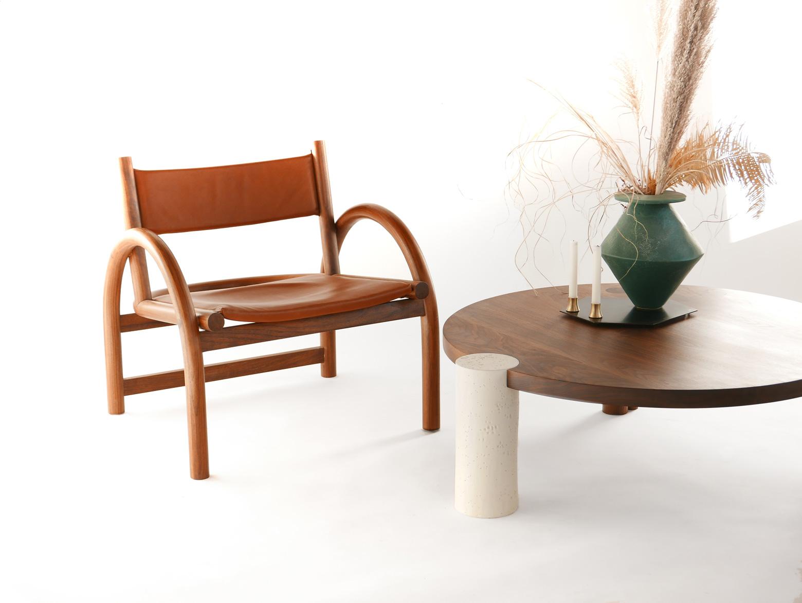 https://a.1stdibscdn.com/ecliptic-48-round-coffee-table-in-american-black-walnut-and-ceramic-legs-for-sale-picture-7/f_31443/f_139918421552428329726/Shepherds_chair_ecliptic_white_ceramic_lores_master.jpg