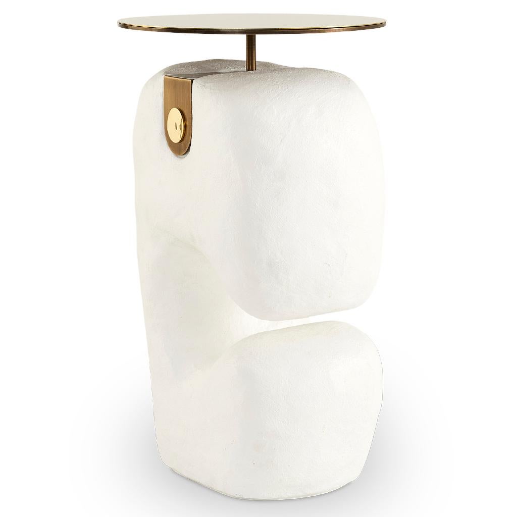 https://a.1stdibscdn.com/modern-white-yosemite-plaster-hand-finished-yoruba-side-table-with-brass-top-m-for-sale-picture-4/f_38931/f_308837921666010898007/Side_Table_Yaruba_2_View3_master.jpg