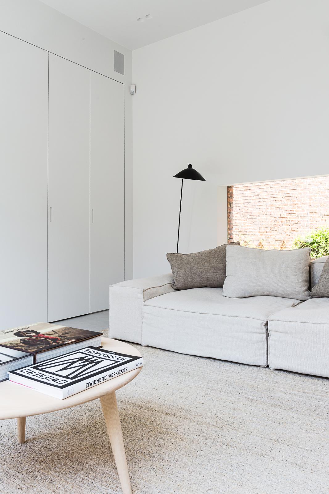 https://a.1stdibscdn.com/modular-sofa-by-am-designs-for-sale-picture-9/f_102622/f_456799421751463166599/Sienna_9810kl_master.jpg