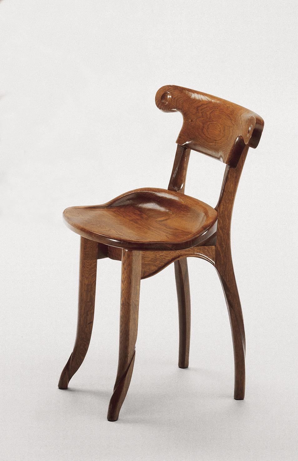 https://a.1stdibscdn.com/batllo-chair-by-antoni-gaudi-for-sale-picture-4/f_30483/f_239220621622019486309/SillaBatllo__master.jpg