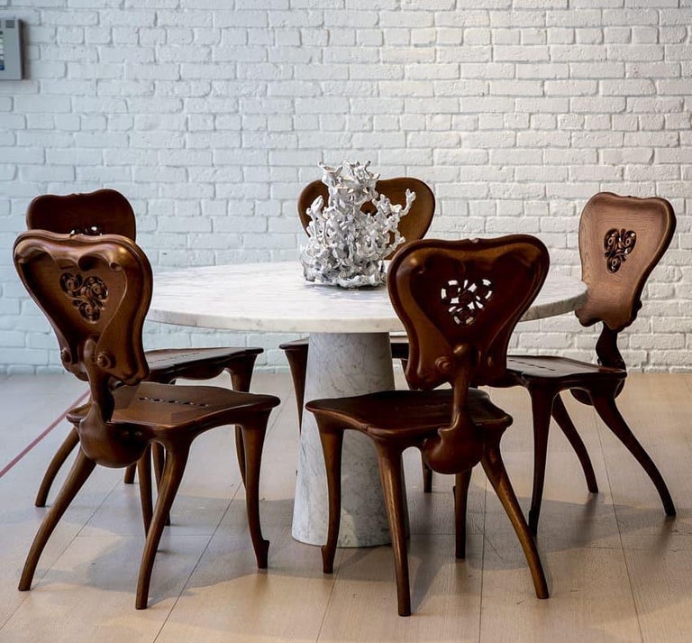 https://a.1stdibscdn.com/calvet-chair-by-antoni-gaudi-solid-oak-spanish-modernist-for-sale-picture-5/f_30483/f_470736521760629874279/SillaCALVET_1__master.jpg?width=768