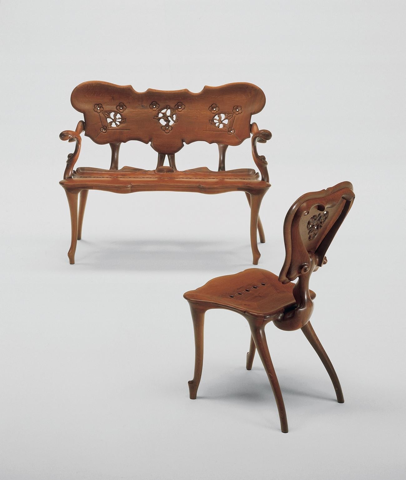 https://a.1stdibscdn.com/calvet-chair-antonio-gaudi-for-sale-picture-3/f_12192/f_319639521672272730816/Silla_Banco_Calvet_master.jpg