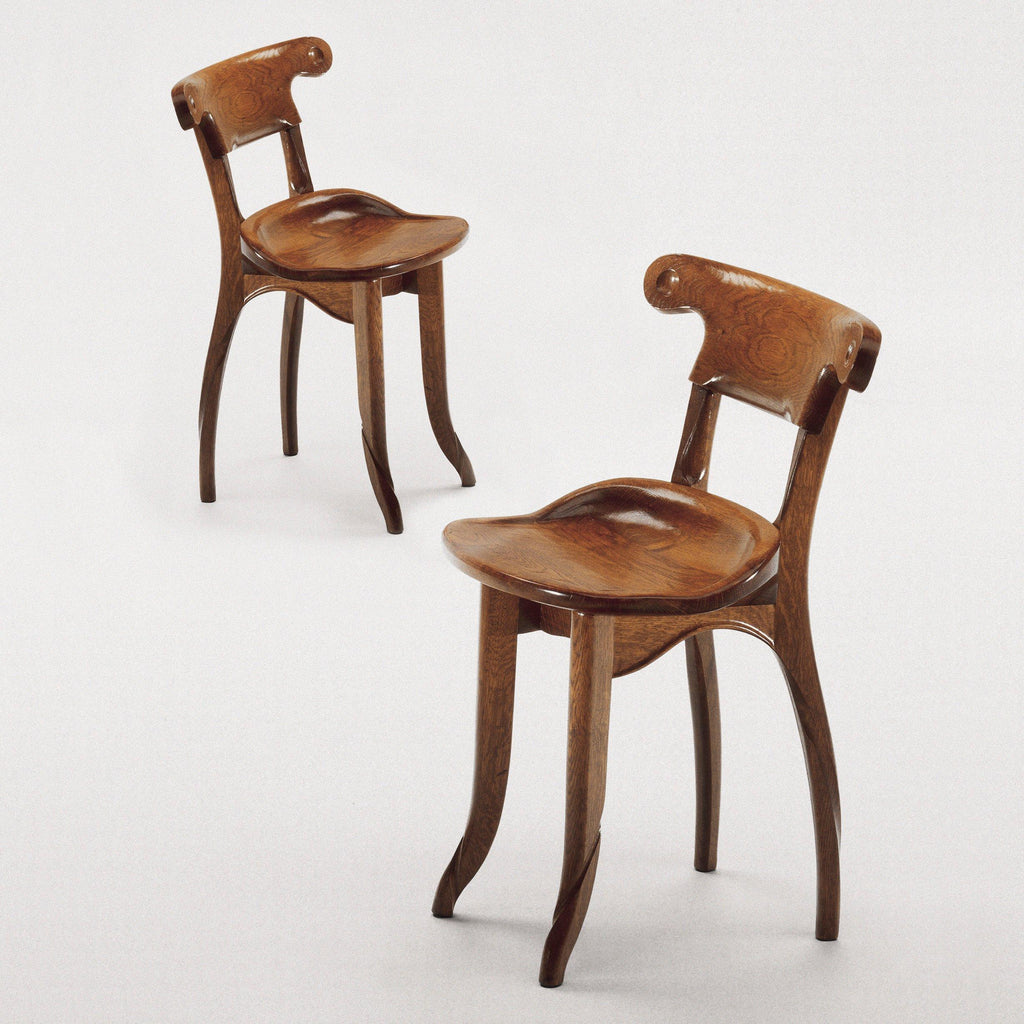 https://a.1stdibscdn.com/pair-of-antoni-gaudi-modernist-solid-varnished-oak-batllo-spanish-chairs-for-sale-picture-2/f_14272/f_333037621678878365886/Silla_Batllo_2_org_master.jpg