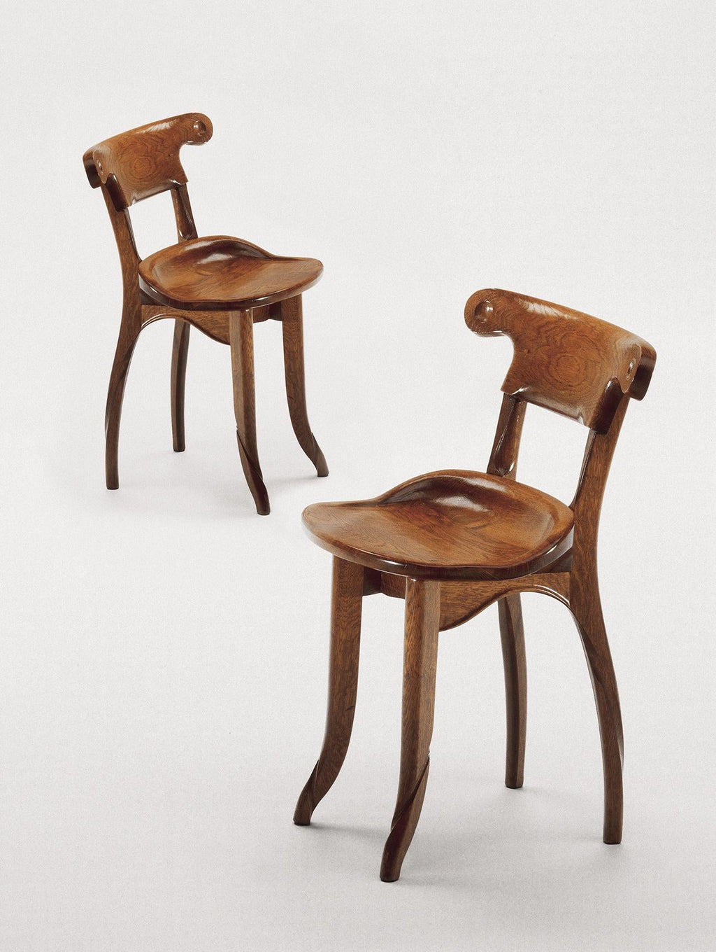 https://a.1stdibscdn.com/batllo-chair-by-antoni-gaudi-for-sale-picture-2/f_30483/f_239220621622019485627/Silla_Batllo__master.jpg