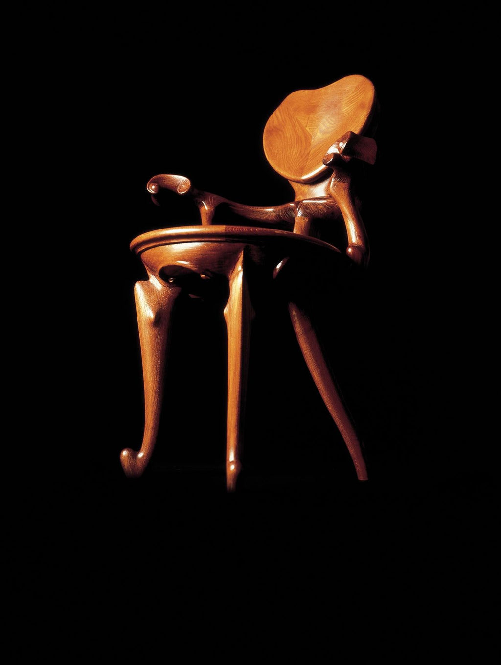 https://a.1stdibscdn.com/calvet-armchair-antonio-gaudi-for-sale-picture-3/f_12192/f_319639721672272732685/Sillo_n_Calvet_master.jpg