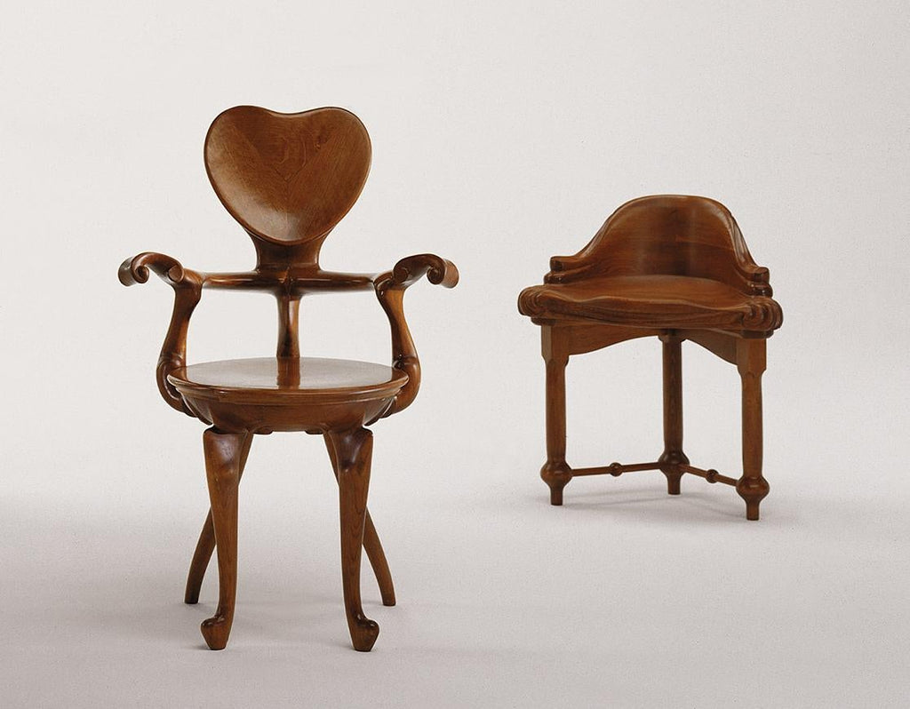 https://a.1stdibscdn.com/calvet-armchair-antonio-gaudi-for-sale-picture-8/f_12192/f_319639721672272735056/Sillo_n_Taburete_Calvet_1_master.jpg