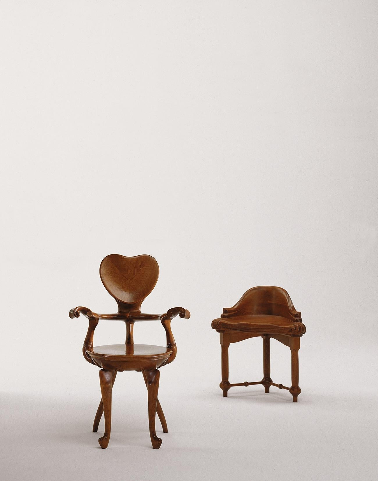 https://a.1stdibscdn.com/calvet-armchair-antonio-gaudi-for-sale-picture-5/f_12192/f_319639721672272733551/Sillo_n_Taburete_Calvet_2_master.jpg