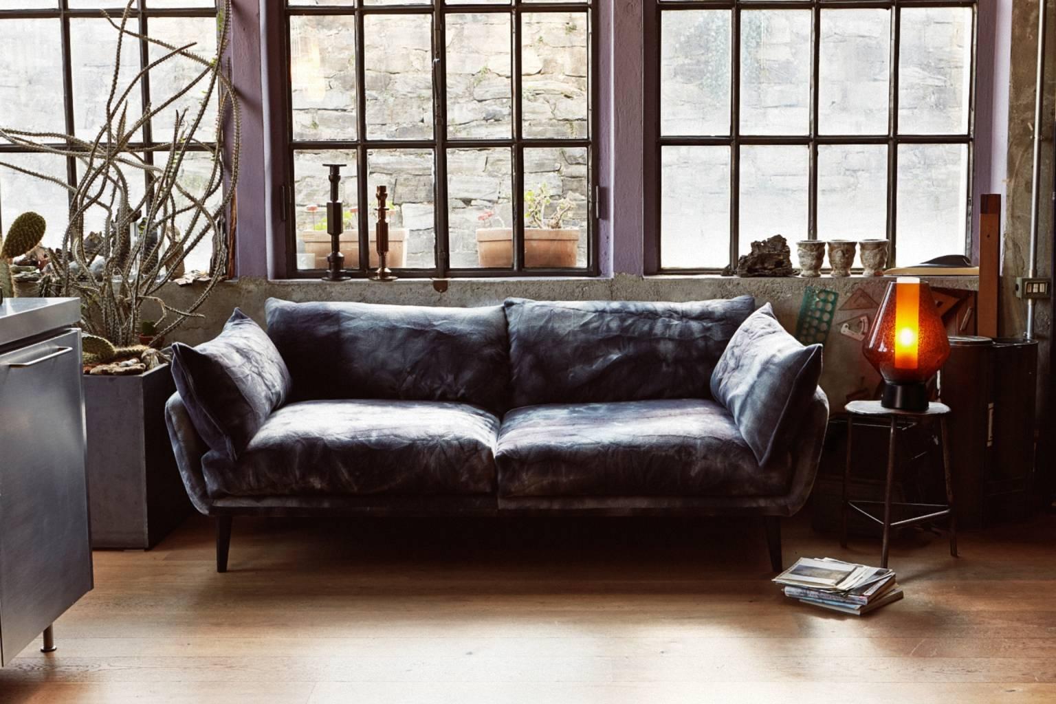 https://a.1stdibscdn.com/sister-ray-three-seat-sofa-82-with-goose-down-cushions-by-moroso-for-diesel-for-sale-picture-7/archivesE/upload/f_16392/f_99204111519116025721/Sister_Ray_Three_Seat_Sofa_82_Goose_Down_Cushions_Moroso_Diesel_6_master.jpg
