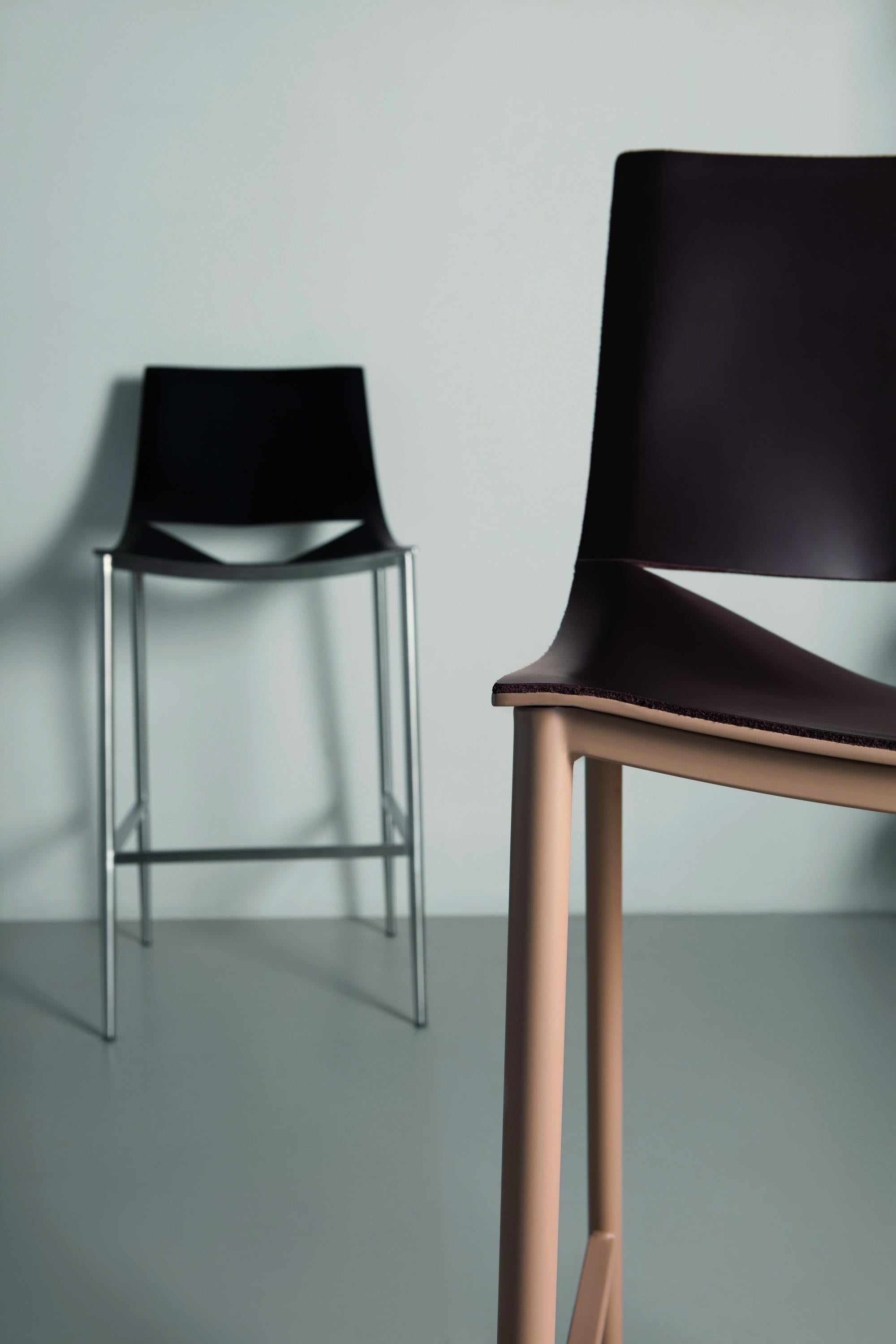 https://a.1stdibscdn.com/high-smile-bar-stool-by-doimo-brasil-for-sale-picture-5/f_12192/f_391477221712325484280/Smile_banqueta_1__master.jpg