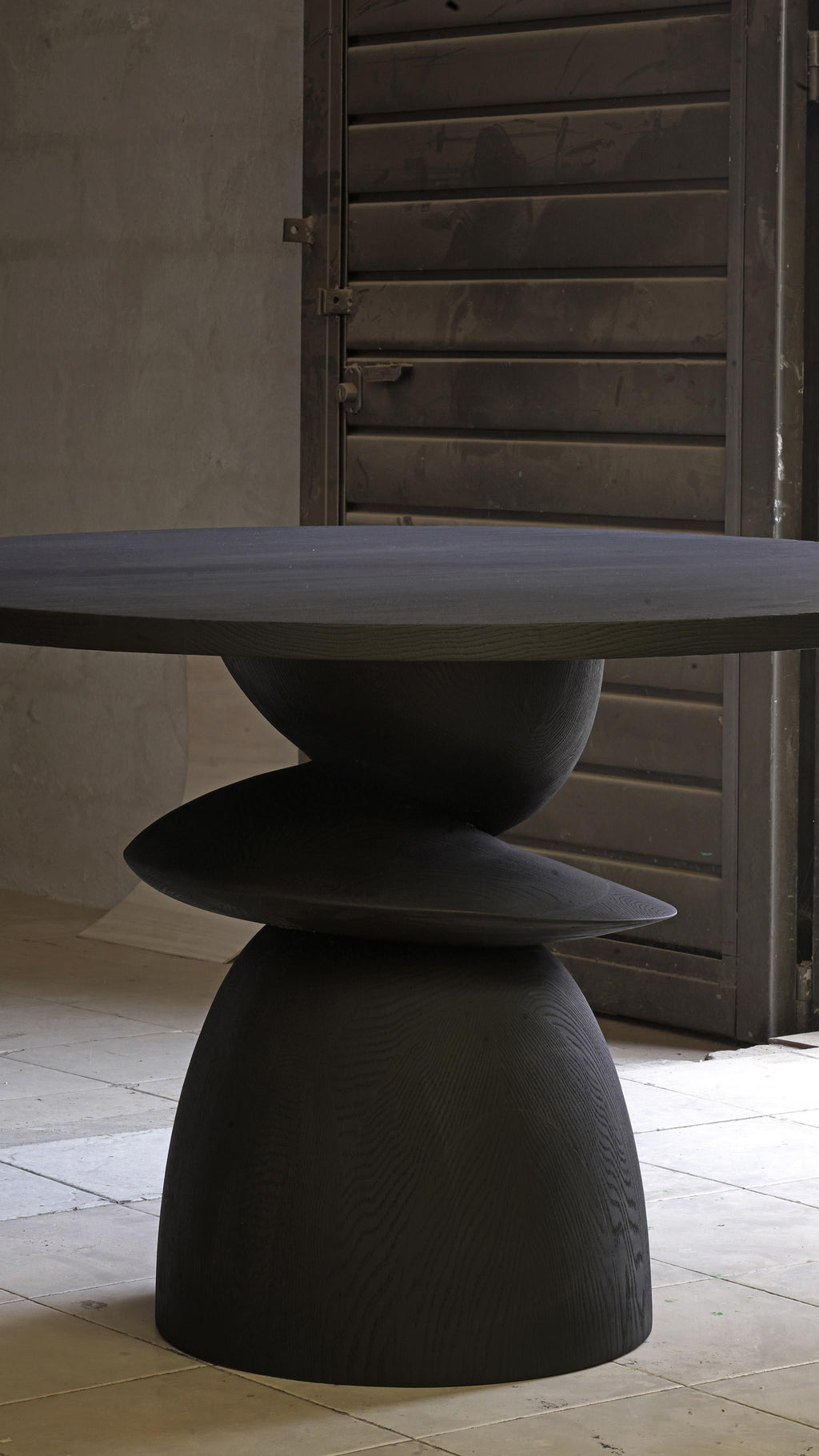 https://a.1stdibscdn.com/socle-console-tables-sleek-design-by-joel-escalona-no24-for-sale-picture-7/f_39563/f_492490521773675408903/Socle_Dining_Table_24_Design_by_Joel_Escalona_6_master.JPG