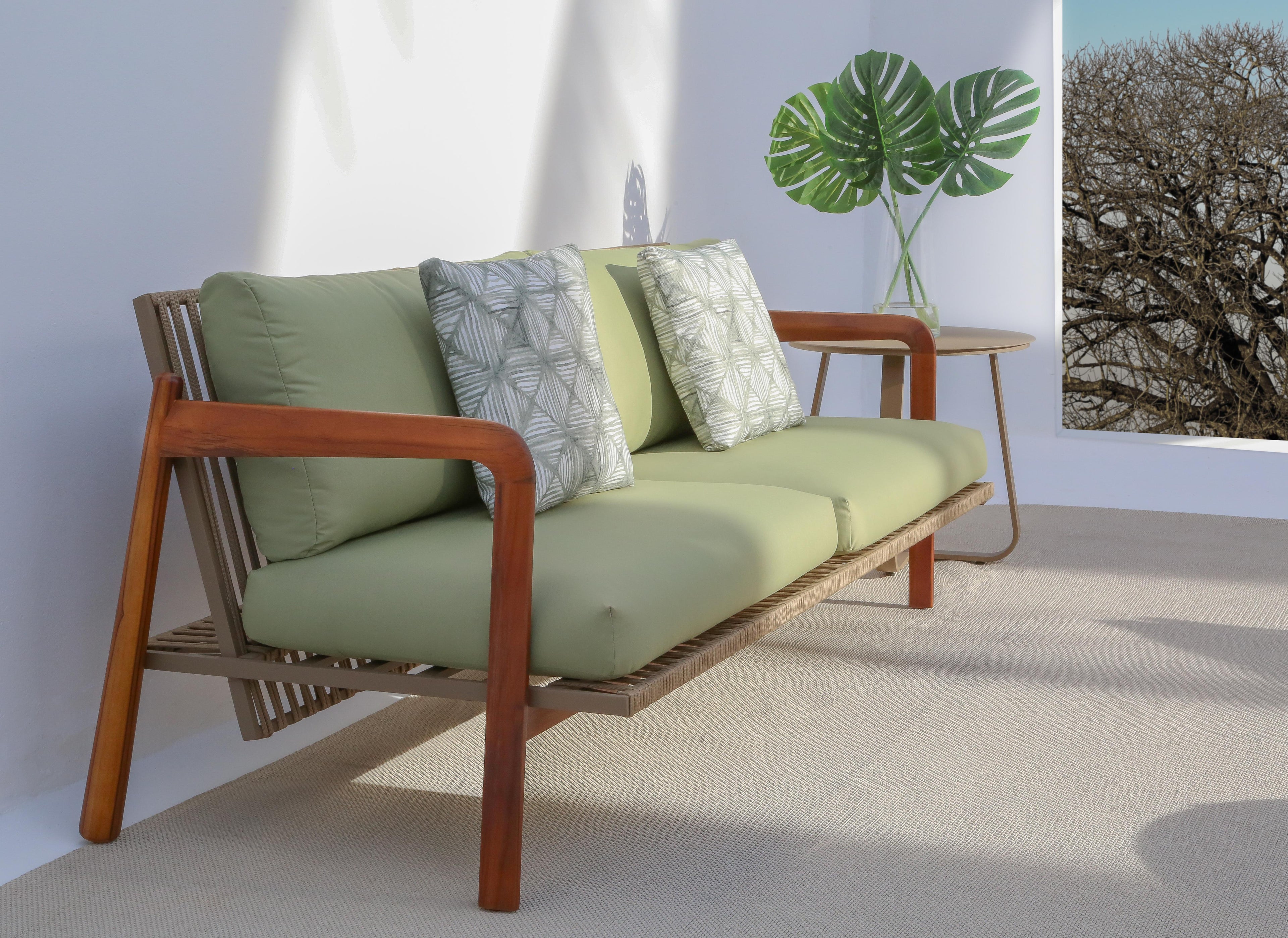 https://a.1stdibscdn.com/sancho-couch-outdoor-natural-teak-wood-aluminum-and-naval-rope-by-hand-for-sale-picture-3/f_56842/1621534404354/Sof_Iemanj__master.jpg