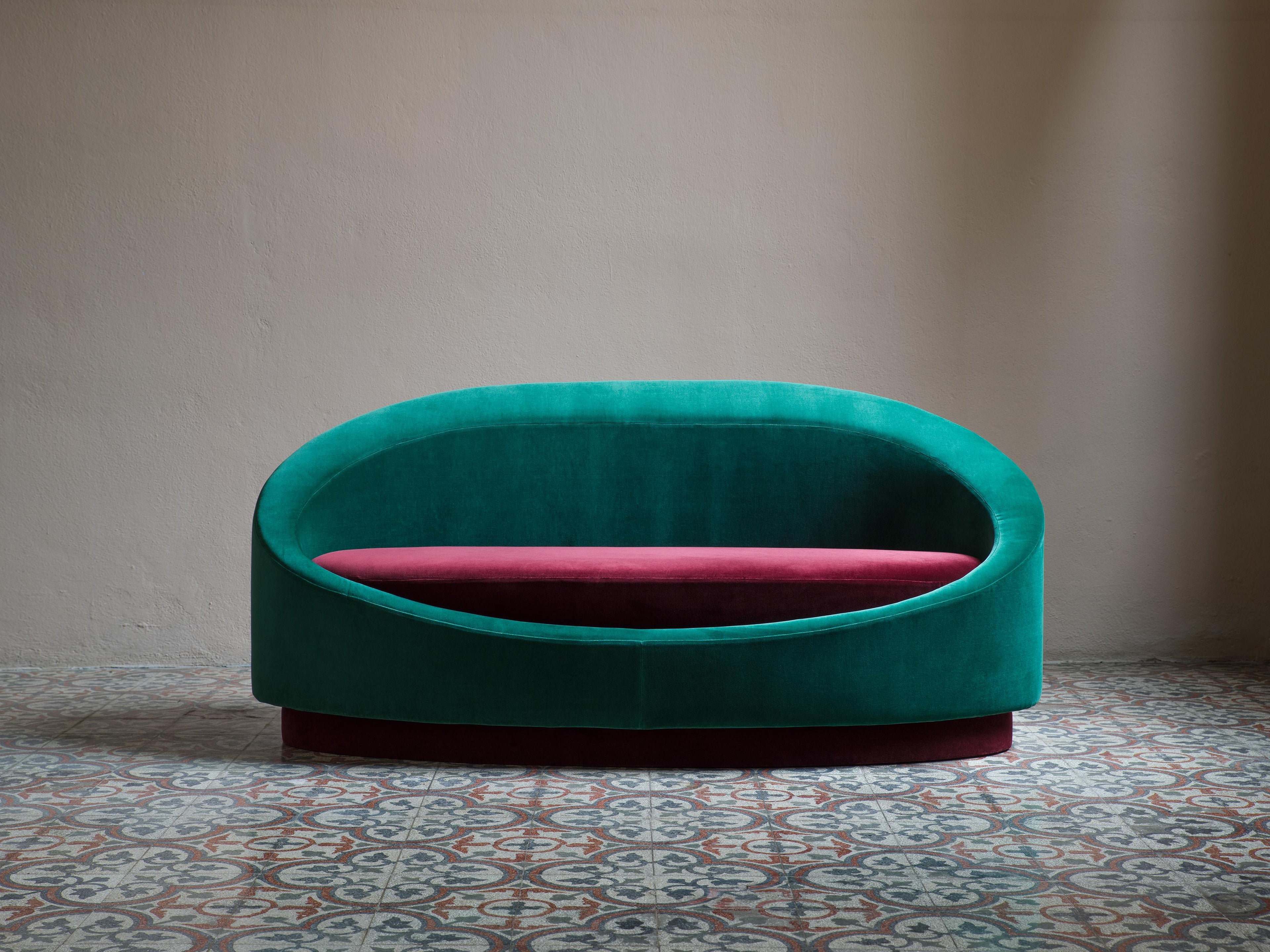 https://a.1stdibscdn.com/all-around-sofa-160-by-pierre-gonalons-kvadrat-fabric-paradisoterrestre-edition-for-sale-picture-6/f_84302/f_350116721688042145937/Sofa160_04_master.jpg