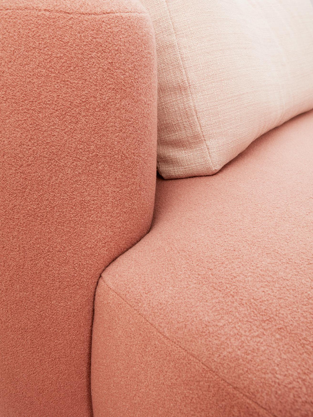 https://a.1stdibscdn.com/pink-baba-sofa-by-gisbert-poppler-for-sale-picture-8/f_12192/f_340709921682954058504/SofaBabaDetailsPink_GisbertPoeppler_02_master.jpg