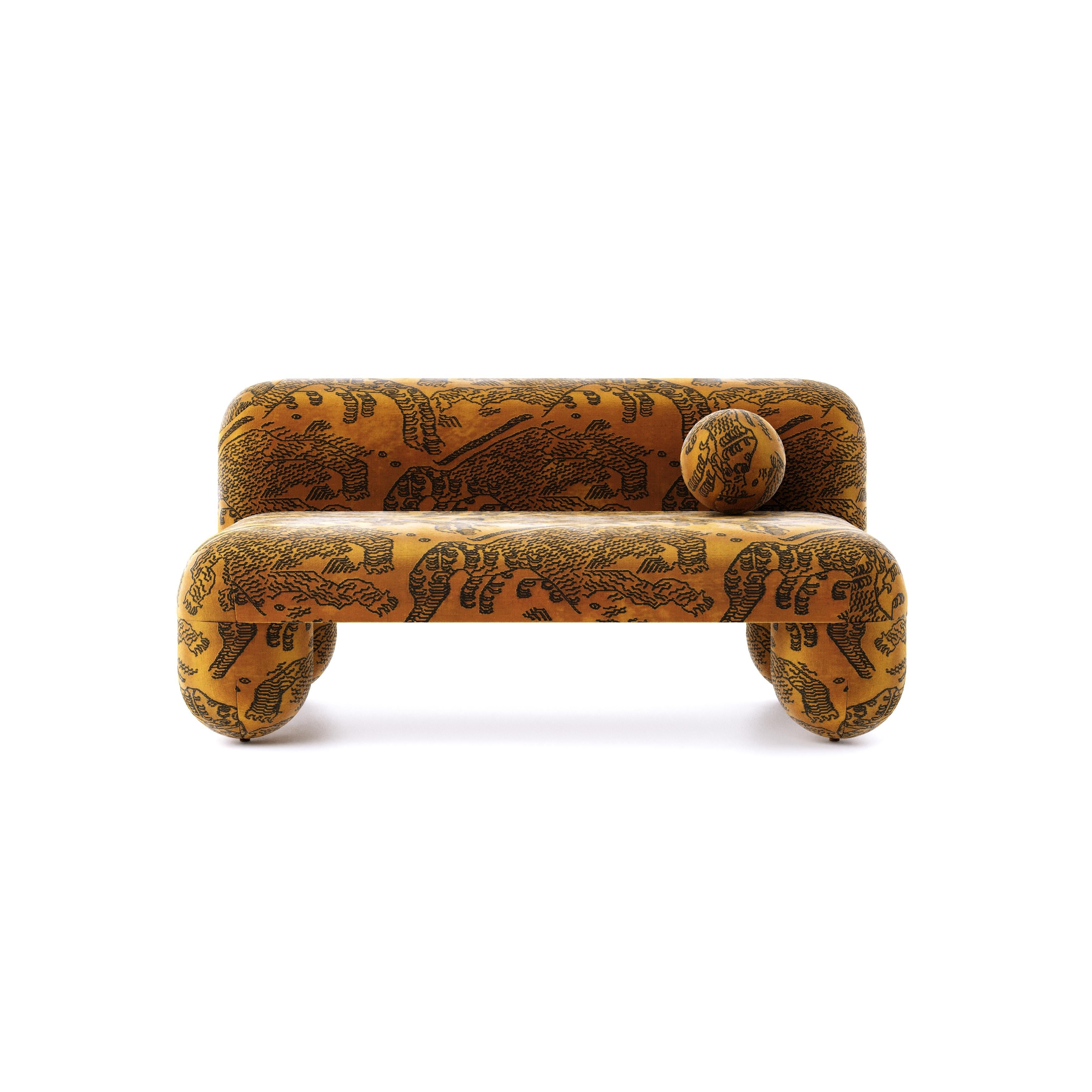 https://a.1stdibscdn.com/modern-sofa-hello-in-premium-dedar-tiger-mountain-jacquard-velvet-by-noom-for-sale-picture-2/f_42321/f_432726821737502604898/Sofa_Hello_010_master.jpg