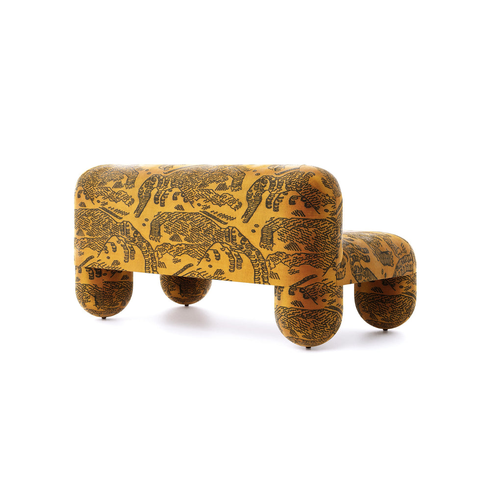 https://a.1stdibscdn.com/modern-sofa-hello-in-premium-dedar-tiger-mountain-jacquard-velvet-by-noom-for-sale-picture-3/f_42321/f_432726821737502738436/Sofa_Hello_09_master.jpg