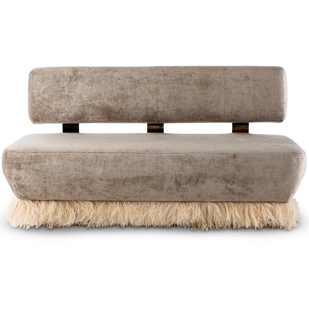 https://a.1stdibscdn.com/velvet-bronzed-steel-brass-ostrich-feather-ostrich-fluff-sofa-for-sale-picture-4/f_38931/f_169834121574422817075/Sofa_Ostrich_Fluff_View4_master.jpg