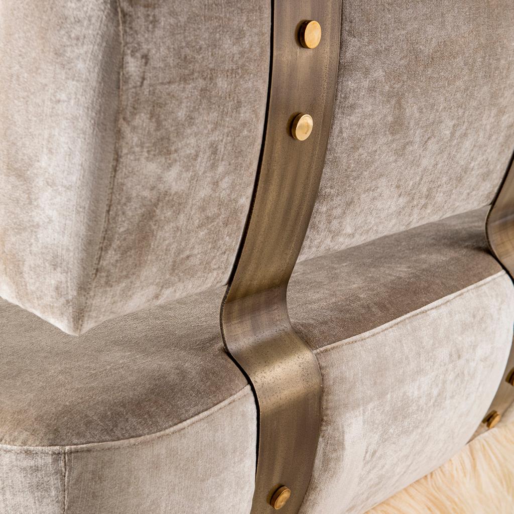 https://a.1stdibscdn.com/velvet-bronzed-steel-brass-ostrich-feather-ostrich-fluff-sofa-for-sale-picture-7/f_38931/f_169834121574422814838/Sofa_Ostrich_Fluff_View6_master.jpg