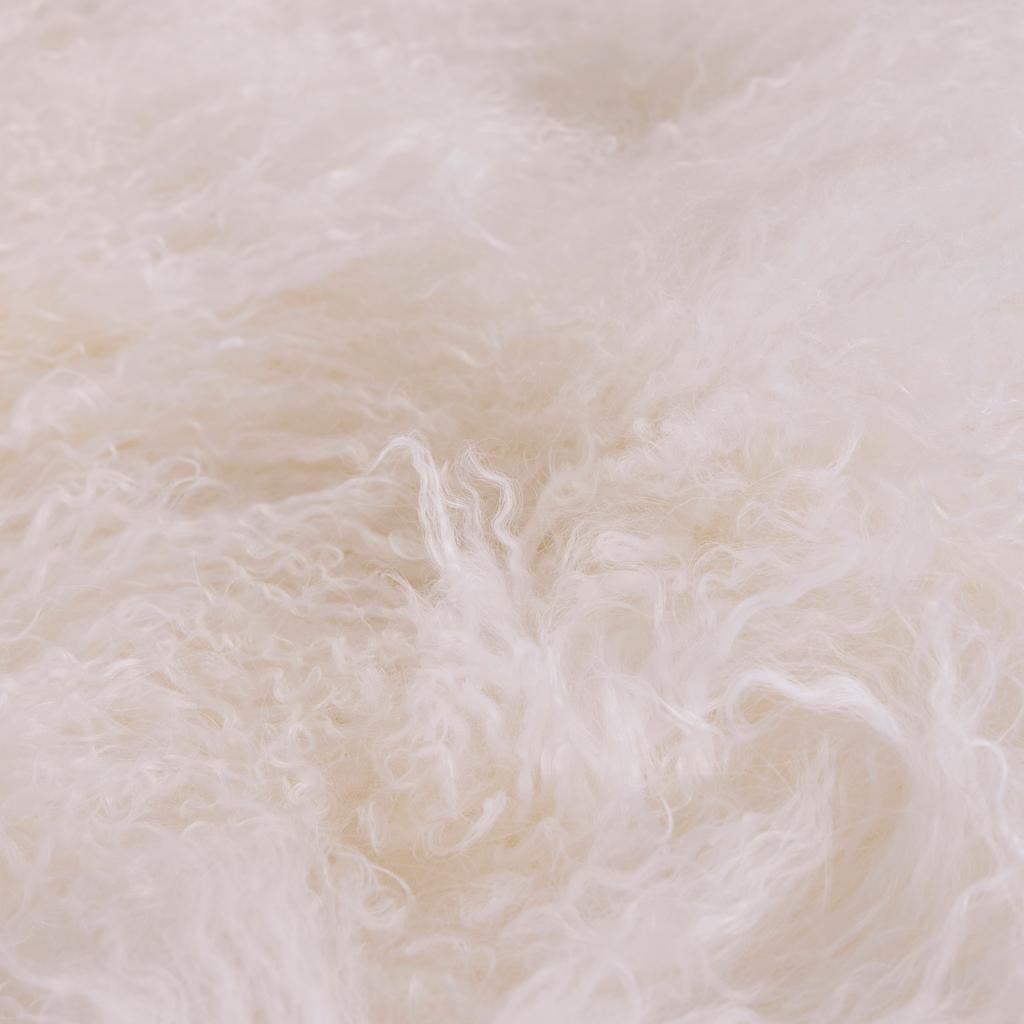 https://a.1stdibscdn.com/modern-white-mongolian-sheepskin-solid-cast-brass-primal-sofa-by-egg-designs-for-sale-picture-11/f_38931/f_408042821721992727561/Sofa_Primal_Mongolian_View10_master.jpg