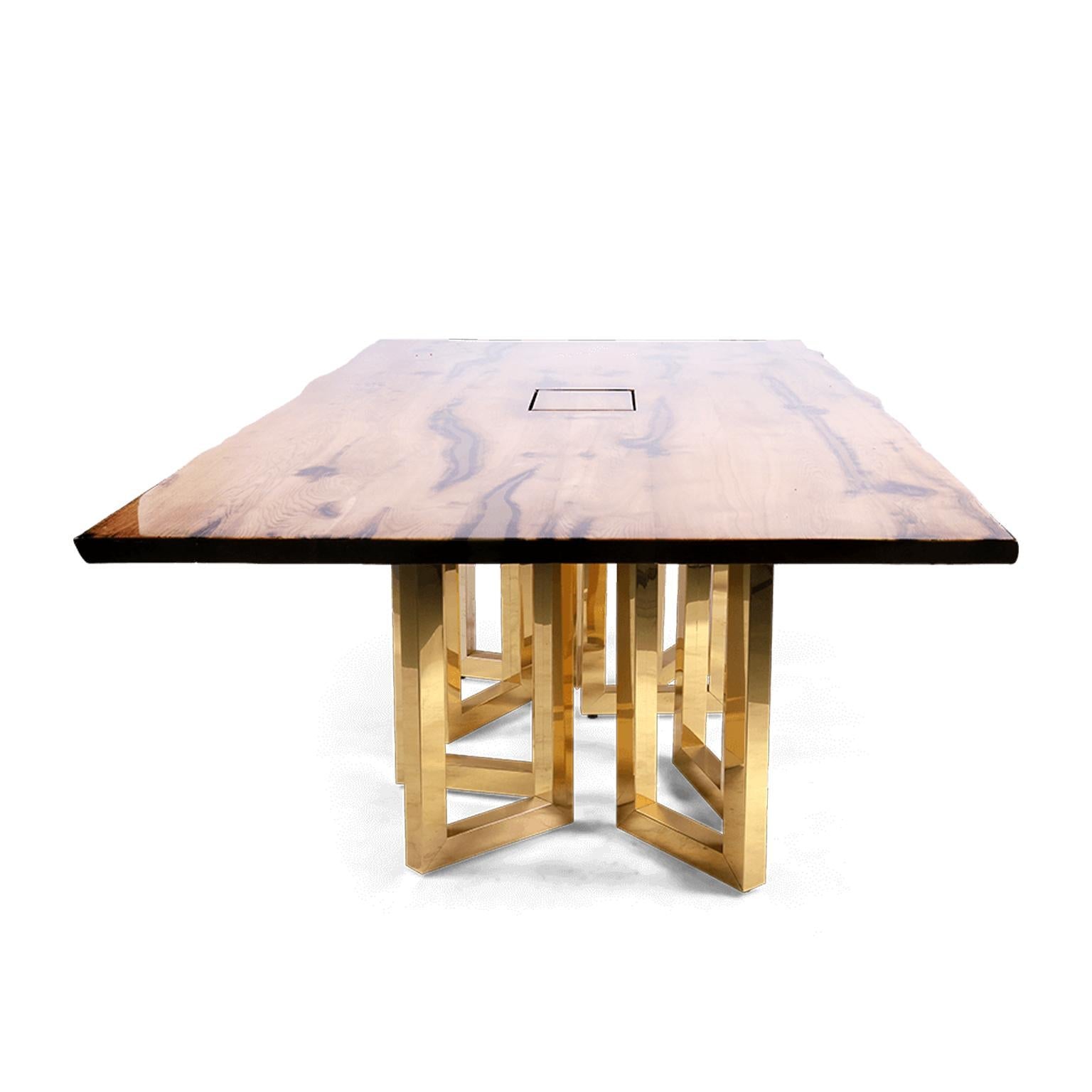 https://a.1stdibscdn.com/bespoke-large-oak-office-table-with-polished-brass-legs-and-socket-block-for-sale-picture-2/f_55202/1606998447872/Soho_table_side_master.jpg