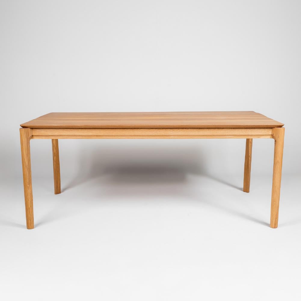 https://a.1stdibscdn.com/solid-dining-table-200cm-solid-oak-wood-for-sale-picture-2/f_100662/f_430683621736325222969/Solid_1_2_master.jpg