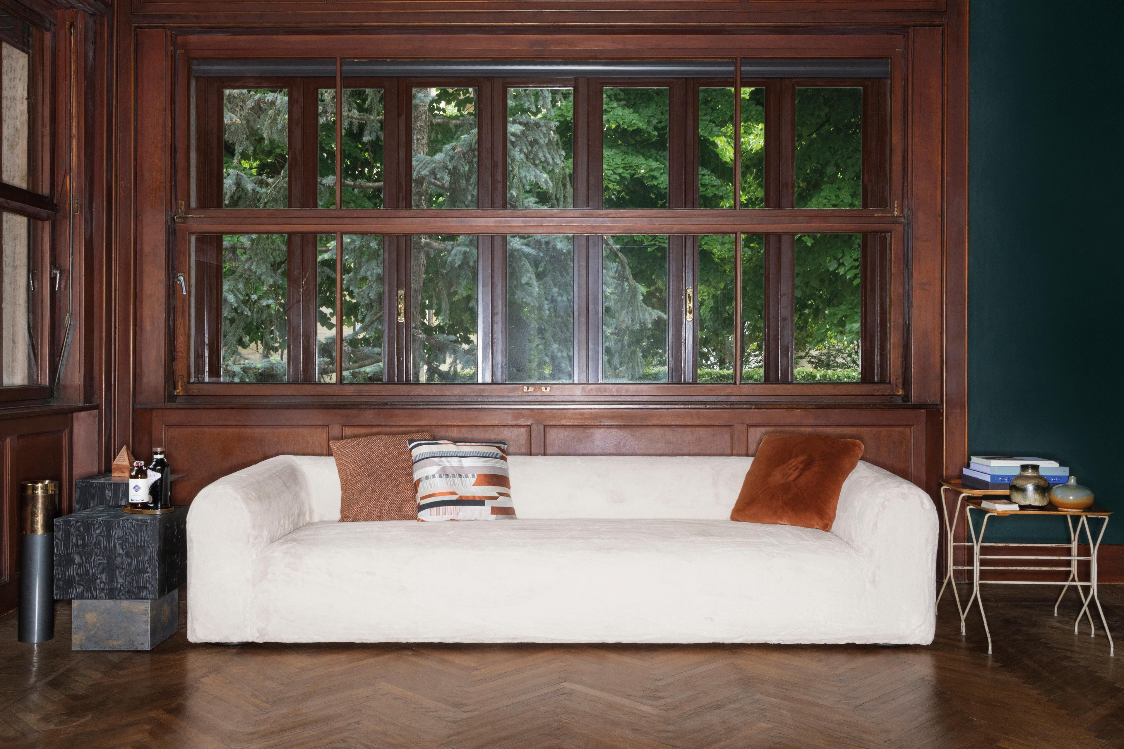 https://a.1stdibscdn.com/lambert-3-seater-sofa-by-somaschini-for-sale-picture-6/f_12192/f_432254021737374255281/Somaschini_05233869_master.jpg