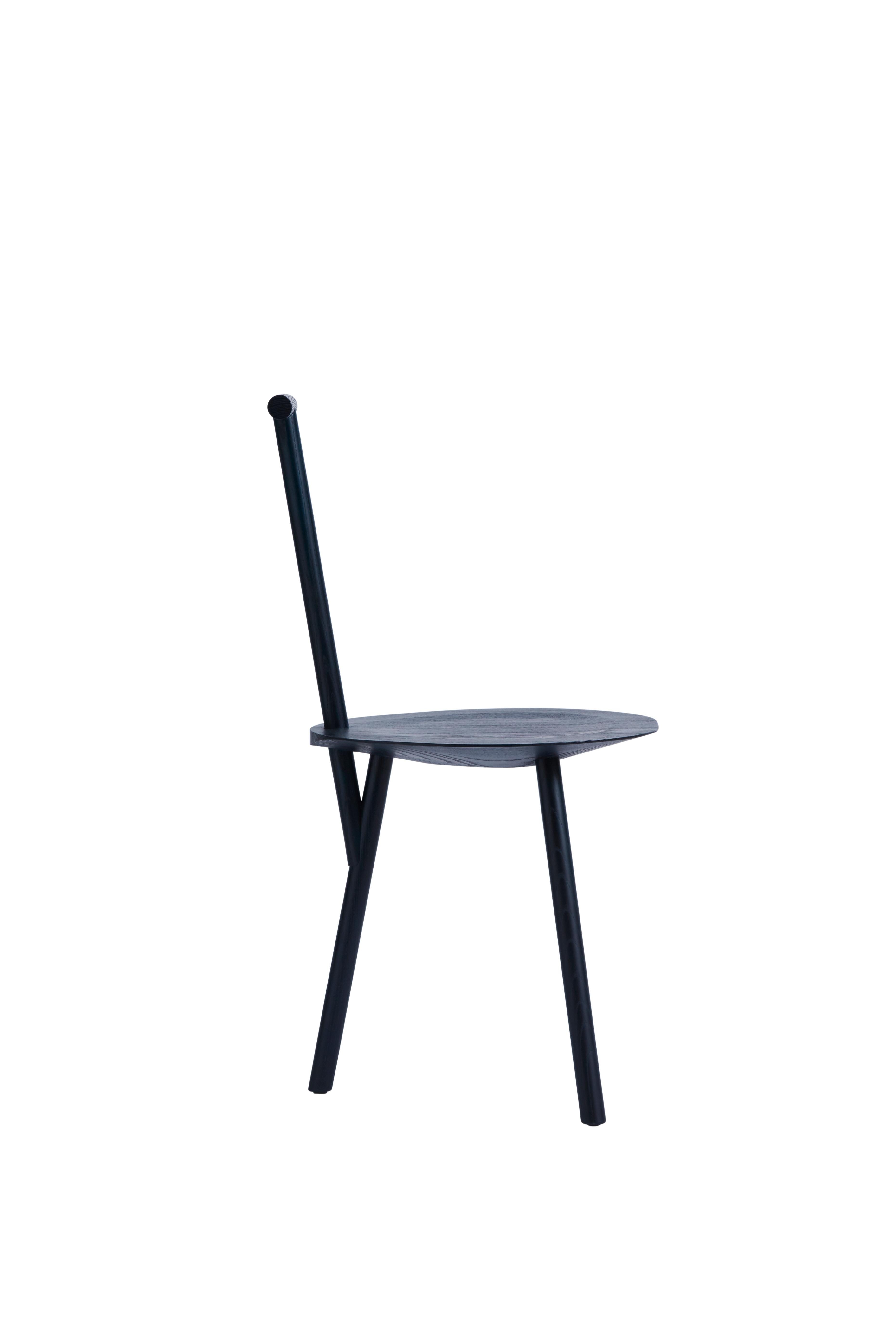 https://a.1stdibscdn.com/archivesE/upload/12330573/1585547259234/Spade_Chair_stained_Navy_Blue_2_master.jpg