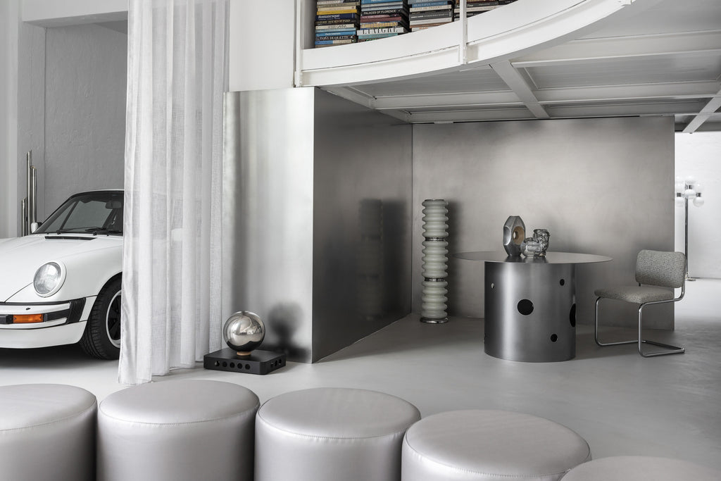 https://a.1stdibscdn.com/contemporary-21st-century-silos-dining-table-by-spinzi-in-hammered-gunmetal-grey-for-sale-picture-7/32076752/f_378902921704970947152/Spinzi_RE_SET_2022_11_master_master.jpg