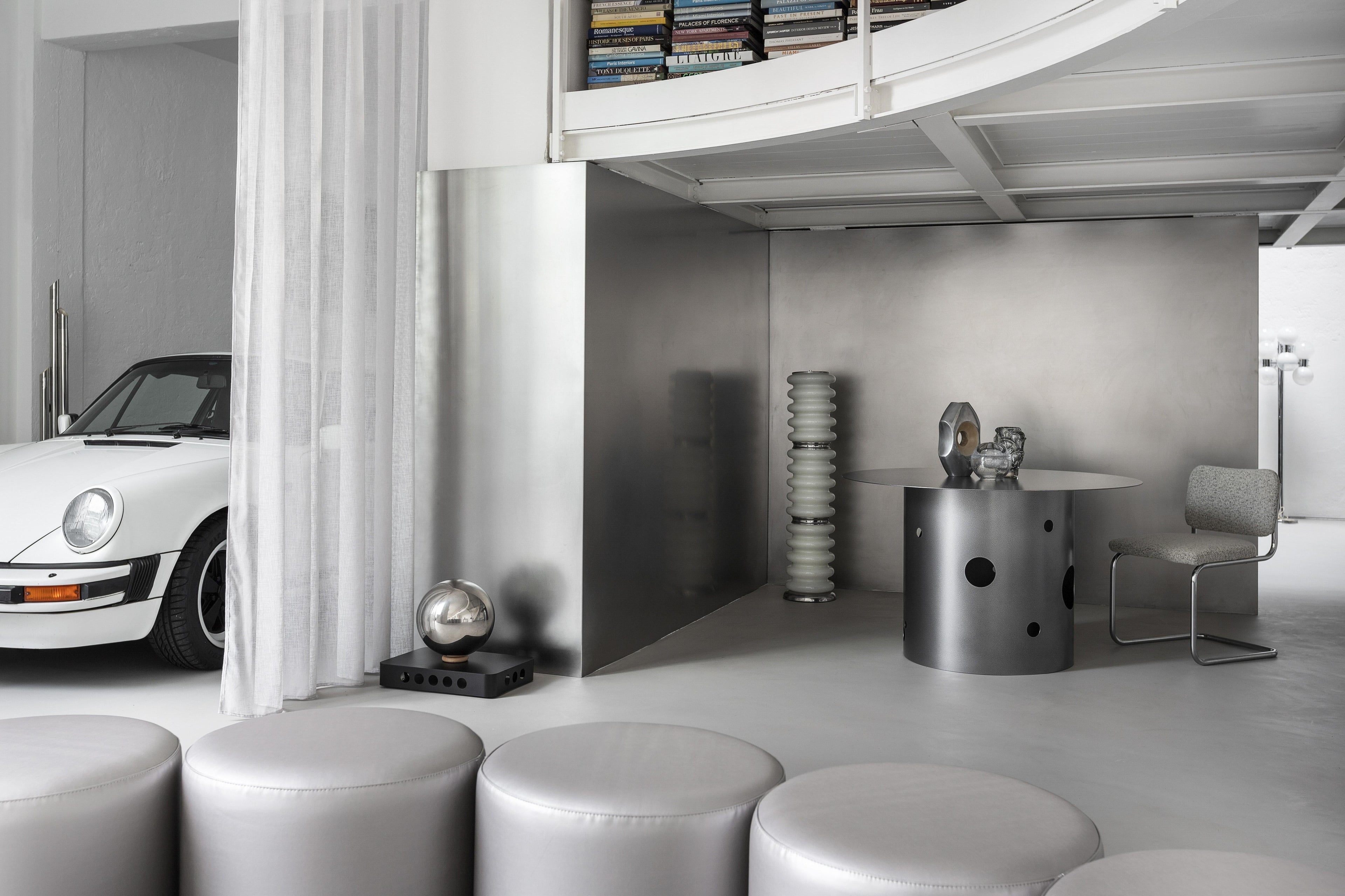 https://a.1stdibscdn.com/contemporary-21st-century-silos-dining-table-by-spinzi-in-hammered-gunmetal-grey-for-sale-picture-7/32076752/f_378902921704970947152/Spinzi_RE_SET_2022_11_master_master.jpg