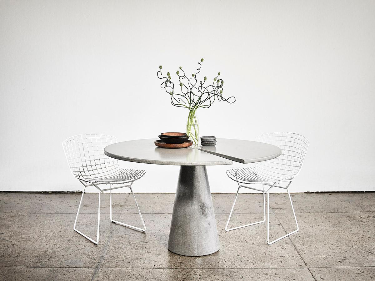 https://a.1stdibscdn.com/james-de-wulf-concrete-split-locking-dining-table-72-for-sale-picture-4/f_12242/f_247653421628016849909/Split_Locking_master.jpg