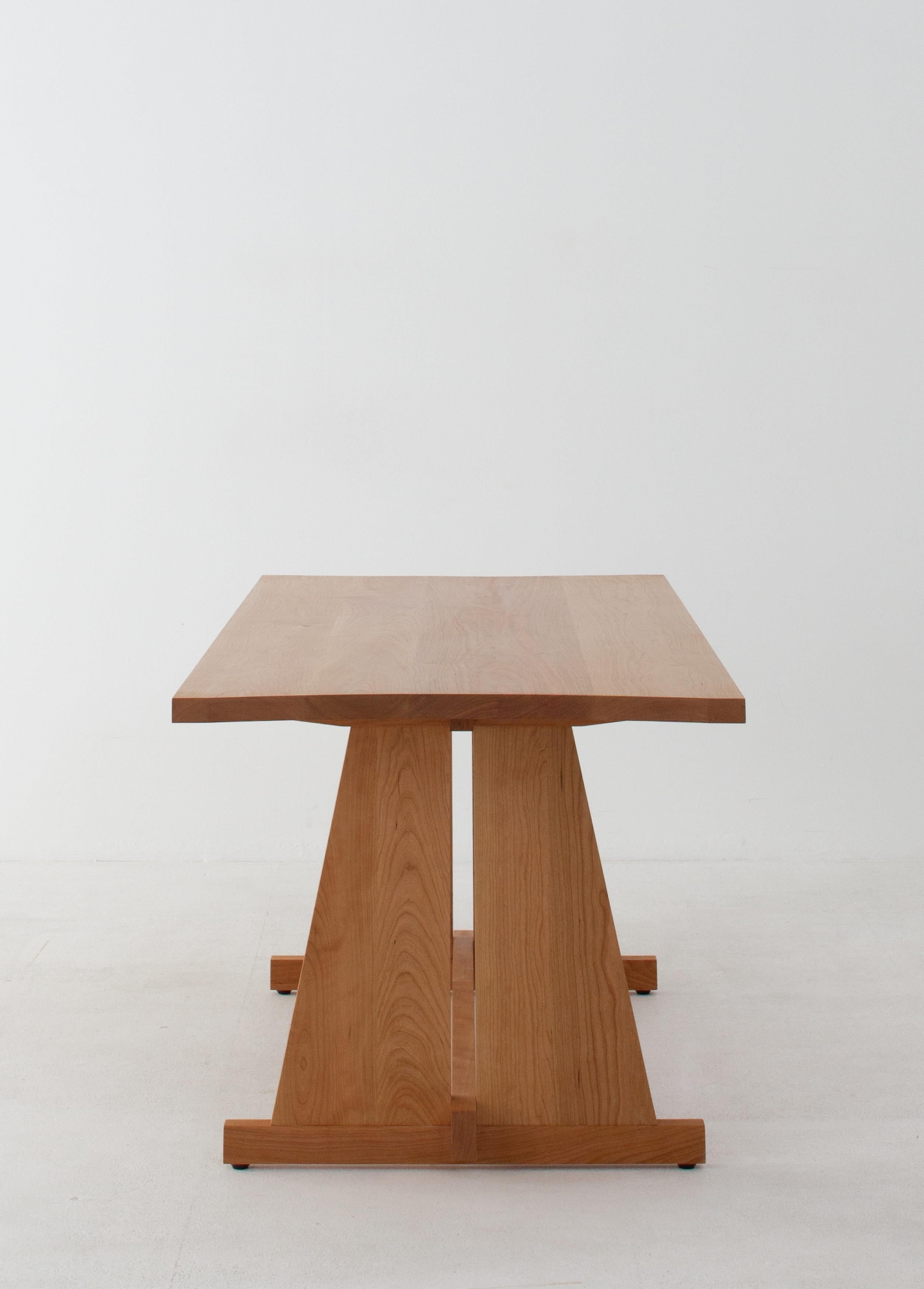 https://a.1stdibscdn.com/lola-classic-dining-table-in-solid-european-cherry-by-standard-practice-for-sale-picture-4/f_12192/f_492664021773766410999/StandardPractice_Lola_Classic_03_master.jpg