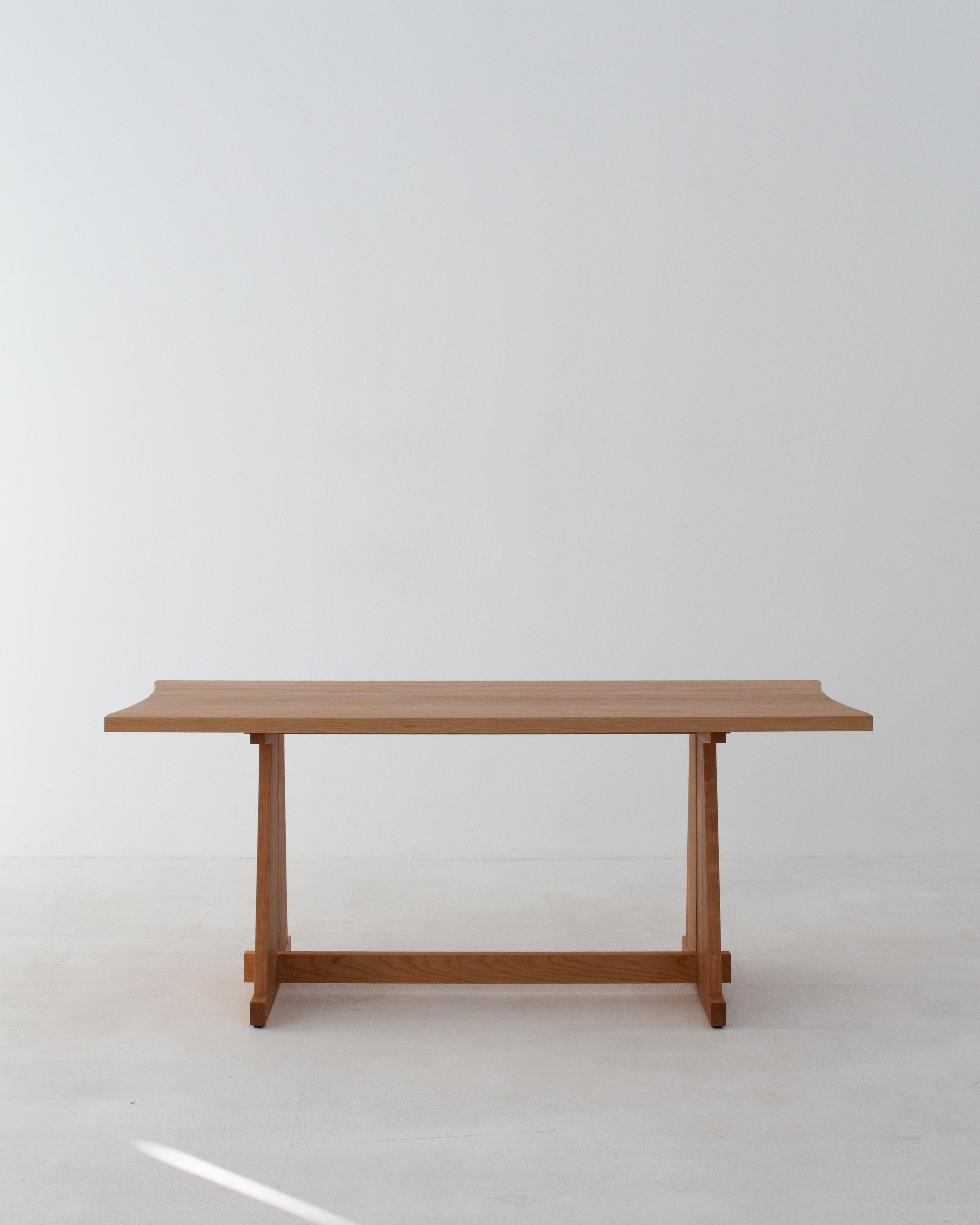 https://a.1stdibscdn.com/lola-classic-dining-table-in-solid-european-cherry-by-standard-practice-for-sale-picture-5/f_12192/f_492664021773766412402/StandardPractice_Lola_Classic_04_master.jpg