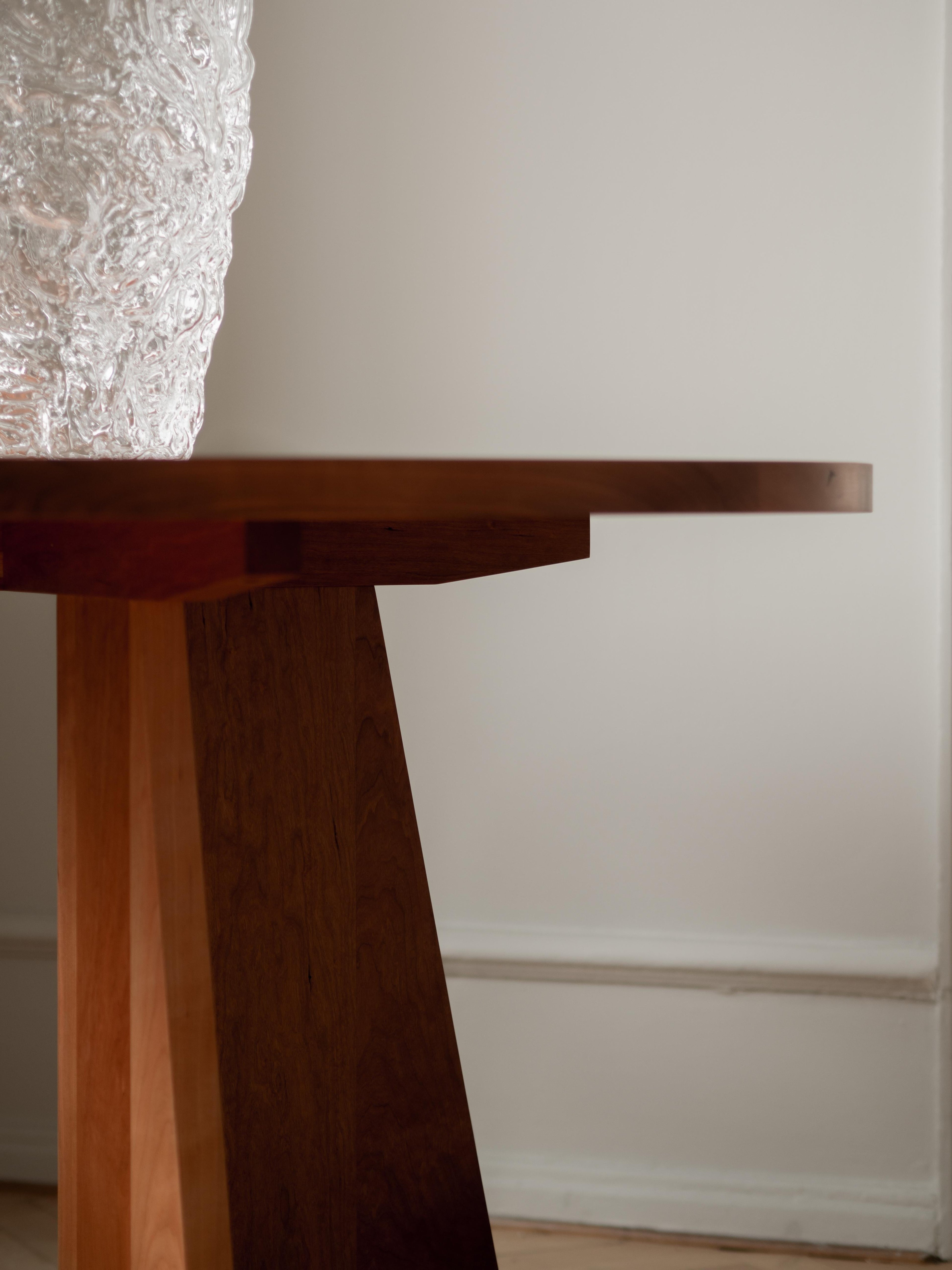 https://a.1stdibscdn.com/lola-round-dining-table-in-solid-european-cherry-by-standard-practice-for-sale-picture-6/f_12192/f_492658721773764371935/StandardPractice_Lola_Round_06_master.jpg