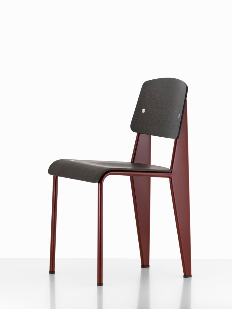 https://a.1stdibscdn.com/jean-prouve-standard-chair-in-natural-oak-and-blue-metal-for-vitra-for-sale-picture-14/f_14472/f_331589321678133574436/Standard_109271_master_master.jpg?width=768