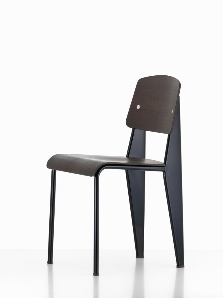 https://a.1stdibscdn.com/jean-prouve-standard-chair-in-natural-oak-and-blue-metal-for-vitra-for-sale-picture-15/f_14472/f_331589321678133575627/Standard_135250_master_master.jpg?width=768