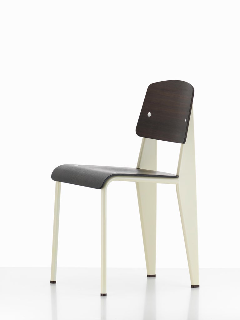 https://a.1stdibscdn.com/jean-prouve-standard-chair-in-natural-oak-and-blue-metal-for-vitra-for-sale-picture-16/f_14472/f_331589321678133576264/Standard_135251_master_master.jpg?width=768