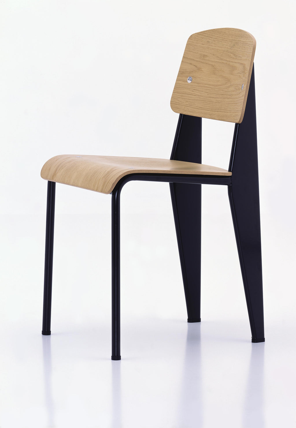 https://a.1stdibscdn.com/jean-prouve-standard-chair-in-natural-oak-and-red-metal-for-vitra-for-sale-picture-6/f_14472/f_118378931535077245555/Standard_91382_master_master.jpg