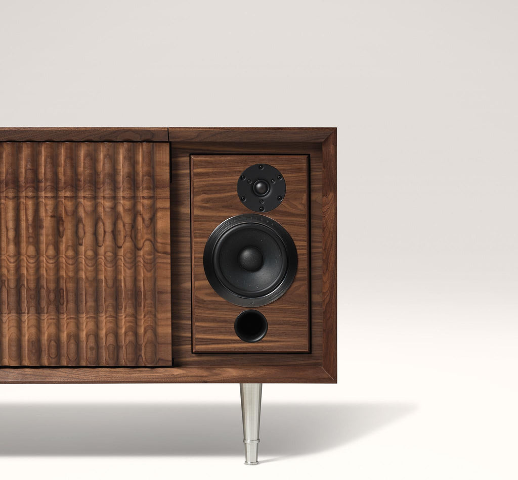 https://a.1stdibscdn.com/wrensilva-standard-record-player-console-in-natural-walnut-aluminum-for-sale-picture-6/f_105212/f_461538421754417412388/Standard_Walnut_Crop_exposed_master.jpg