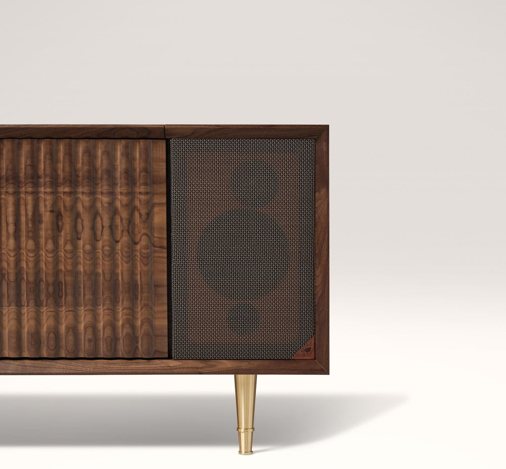 https://a.1stdibscdn.com/wrensilva-standard-record-player-console-in-natural-walnut-brass-for-sale-picture-4/f_105212/f_461425221754415964706/Standard_Walnut_Crop_metal_speaker_master.jpg