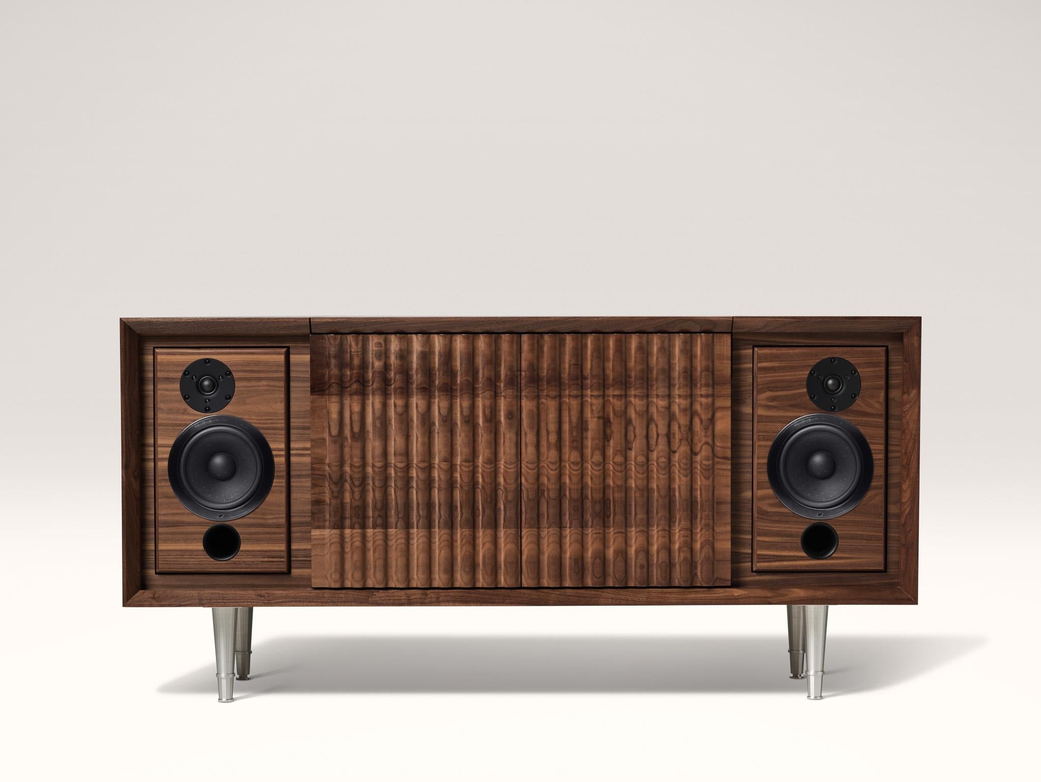 https://a.1stdibscdn.com/wrensilva-standard-record-player-console-in-natural-walnut-aluminum-for-sale-picture-4/f_105212/f_461538421754417361049/Standard_Walnut_Front_exposed_master.jpg
