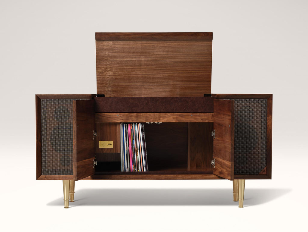 https://a.1stdibscdn.com/wrensilva-standard-record-player-console-in-natural-walnut-brass-for-sale-picture-2/f_105212/f_461425221754415964352/Standard_Walnut_Open_storage_metal_speaker_master.jpg